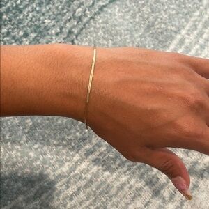 Minimalist Gold Bracelet with Delicate Design